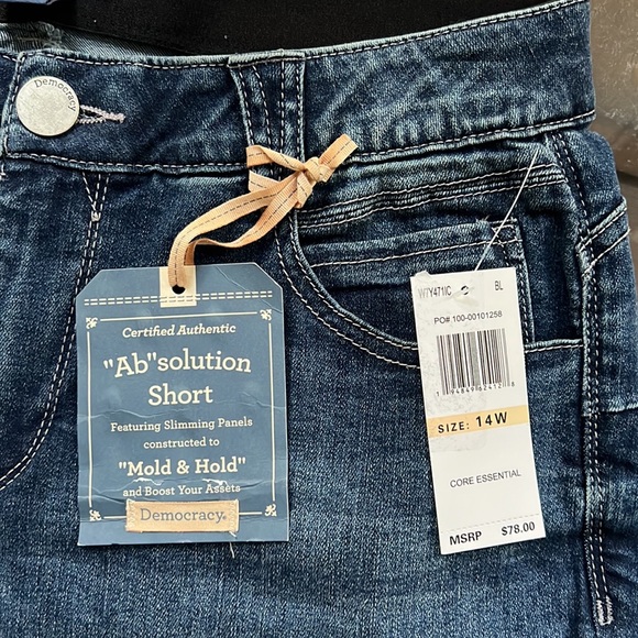 Democracy Women's Ab Solution Shorts. - Picture 13 of 13